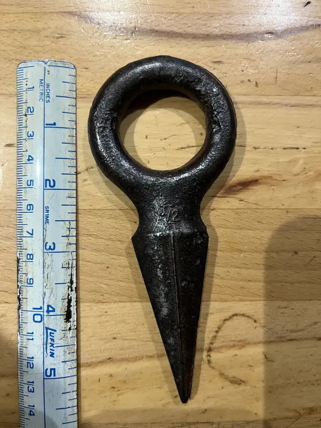 Antique raft spikes & Log Dogs, Soo Line and others in Hand Tools in North Bay - Image 6