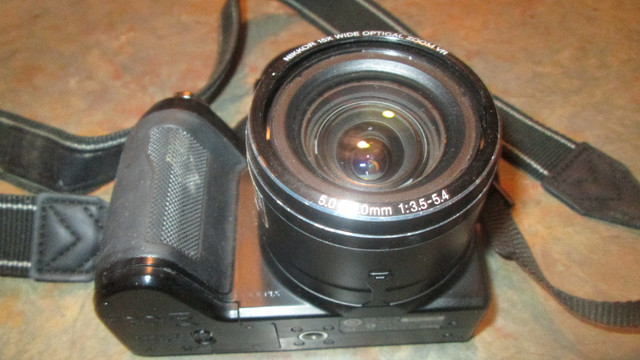 Nikon Coolpix L110 12.1 MP With HD Video 15x Optical Zoom Digita dans Appareils photo et caméras  à St. Catharines - Image 2