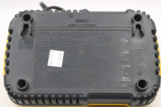 DEWALT FLEXVOLT 20V MAX* Charger, Rapid Charge (DCB118) (#38604- in Power Tools in City of Halifax - Image 4