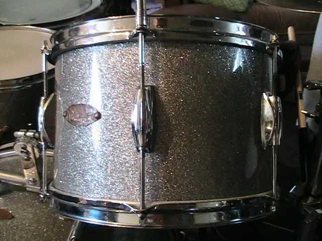 LATE 50's EARLY 60's"STEWART JAZZ KIT"(mij)Diamond Glass Glitter in Drums & Percussion in Windsor Region - Image 5