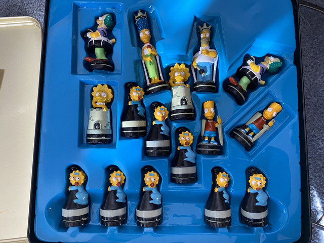 collectible simpsons 1998 chess in tin box in Arts & Collectibles in Strathcona County - Image 3