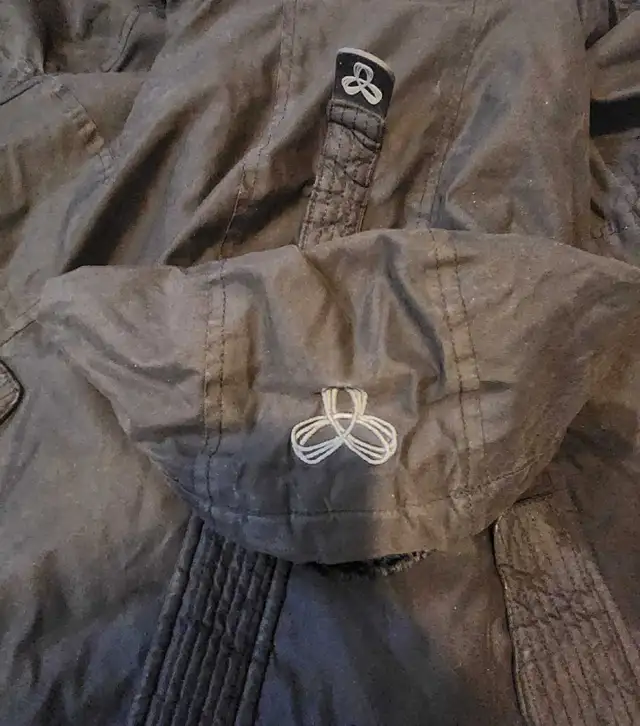 TNA Winter Jacket (Size M)  in Women's - Tops & Outerwear in Calgary - Image 5