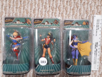 DC Bombshells keychains x 3 - Batgirl Wonder Woman Supergirl