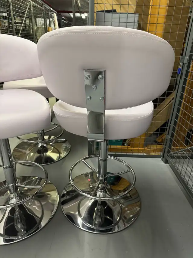 Leather Bar Stools (Set of 3) in Chairs & Recliners in City of Toronto - Image 5