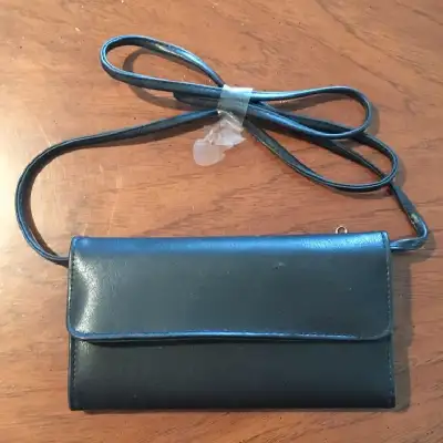 Black Crossbody Wallet Purse with Detachable Strap (New)