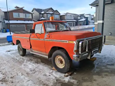 1979 Ford F350 4X4, regular cab long box, 400 cid engine, T18 4 spd transmission, Dana 60 front and...