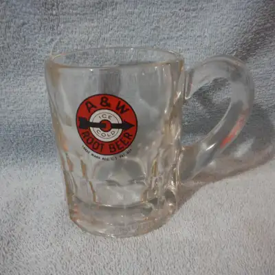 vintage A&W glass thick handle. perfect condition no damage , no chips or fading