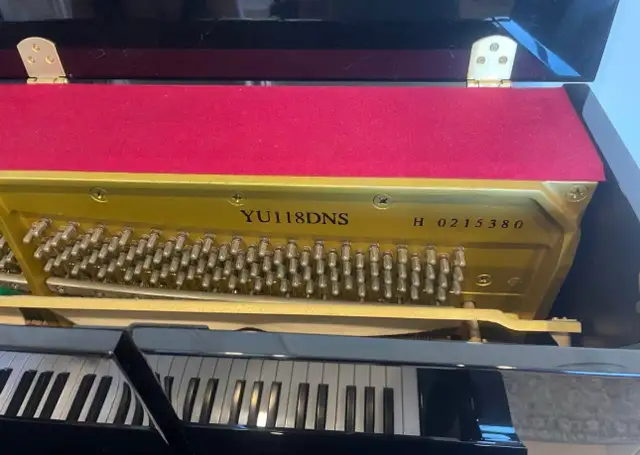 yamaha upright piano in Pianos & Keyboards in City of Toronto - Image 5