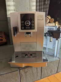 DeLonghi Magnifica S super automatic espresso latte machine