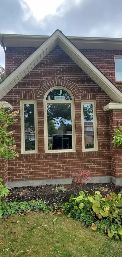 Professional Siding & Windows/Doors Call or Text: (343) 576-4030
