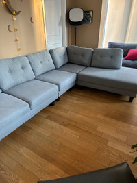 Right facing sectional sofa with detachable unit