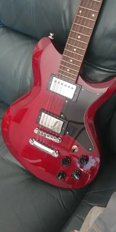 Washburn W164 Electric Guitar in Guitars in Thunder Bay - Image 4