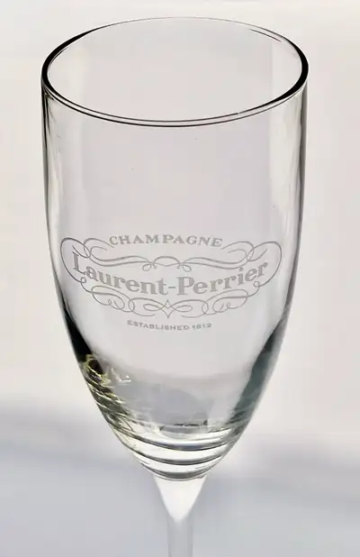 Vintage. Collection Flûtes à champagne LAURENT PERRIER France, View more