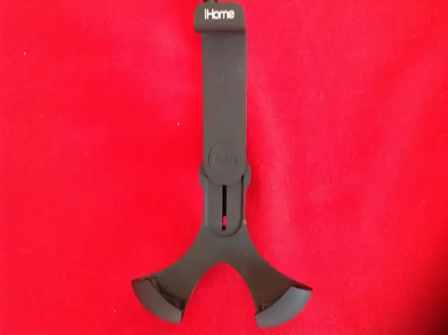 IHOME IH- CM120B MOUNT WITH CIGARETTE LIGHTER CONNECTION in General Electronics in Kingston - Image 4