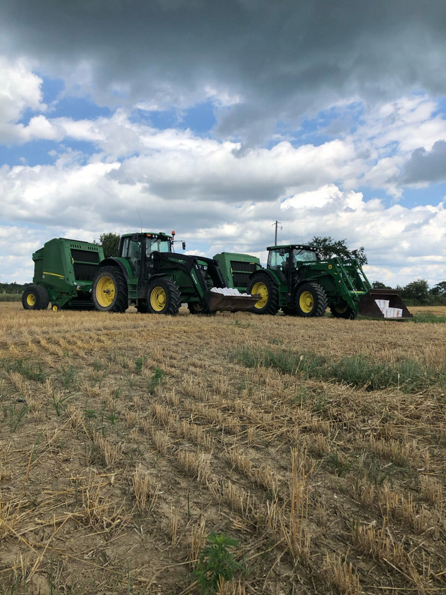 John Deere 8000 series in Farming Equipment in Moose Jaw - Image 2