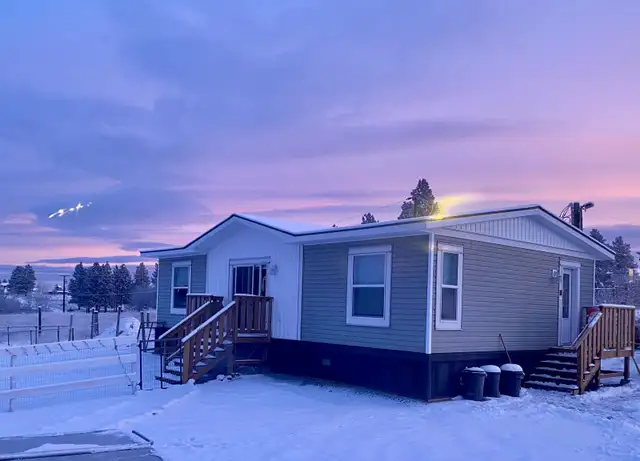 Upgraded 2023 SRI Modular Home FOR SALE (home only)