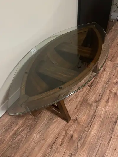 Beautiful excellent condition boat cocktail/coffee table