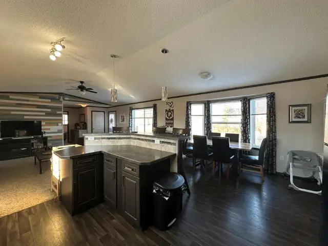 HOUSE FOR SALE FLAXCOMBE SK in Houses for Sale in Saskatoon - Image 15