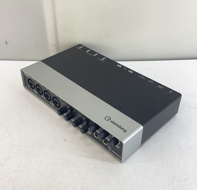 Yamaha Steinberg UR44 6x4 (6 Ins, 4 Outs) USB Audio Interface in Pro Audio & Recording Equipment in City of Toronto - Image 2