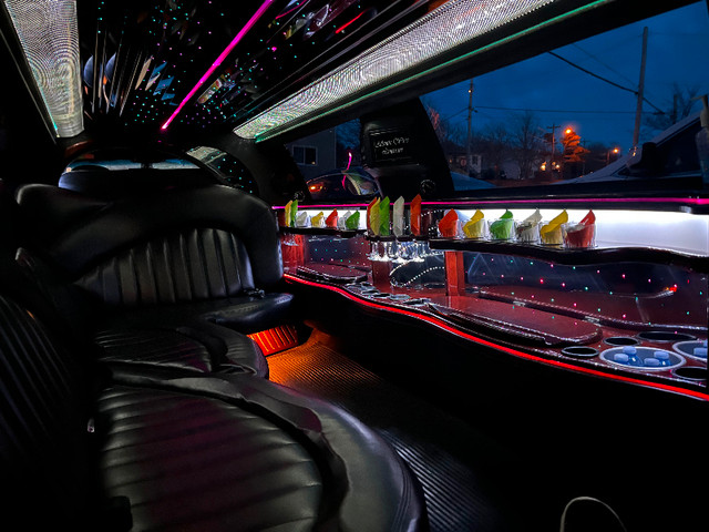 2005 Limousine Lincoln Stretch 120” in Cars & Trucks in City of Halifax - Image 3