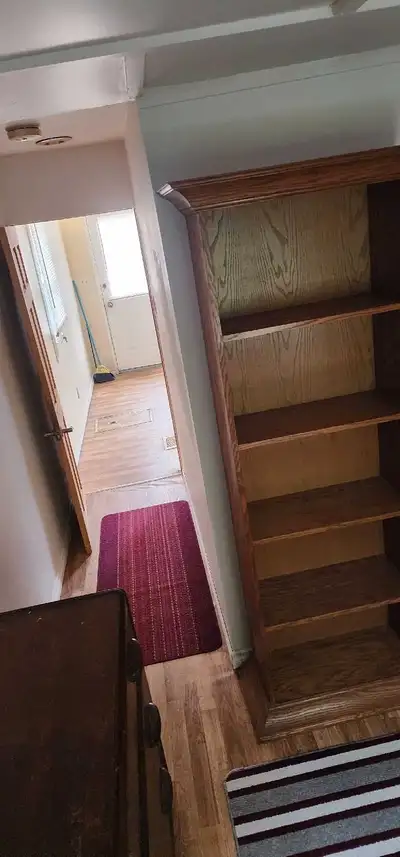 ROOM FOR RENT LINDSAY 705 879 3692