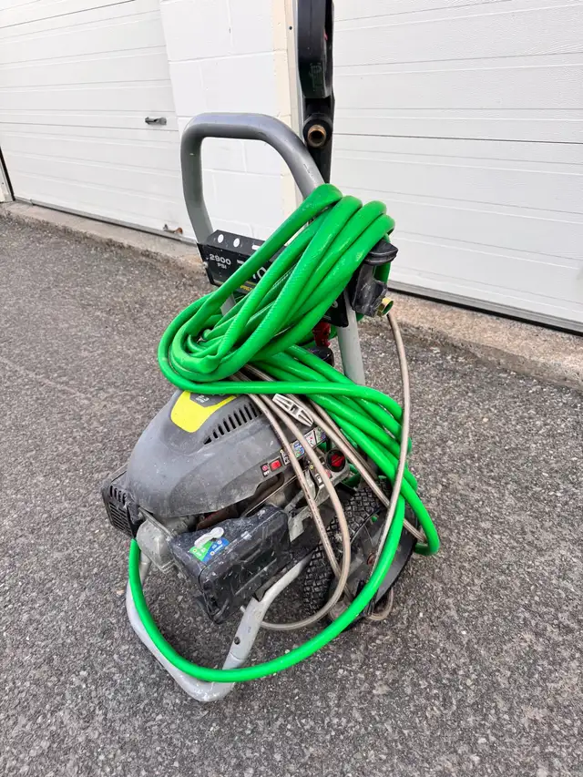 RYOBI 2,900 PSI 2.3 GPM Gas Pressure Washer in Power Tools in Ottawa - Image 4