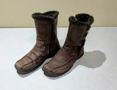 Women's Leather Winter Boots / Bottes D'Hiver en Cuir Femmes, View more