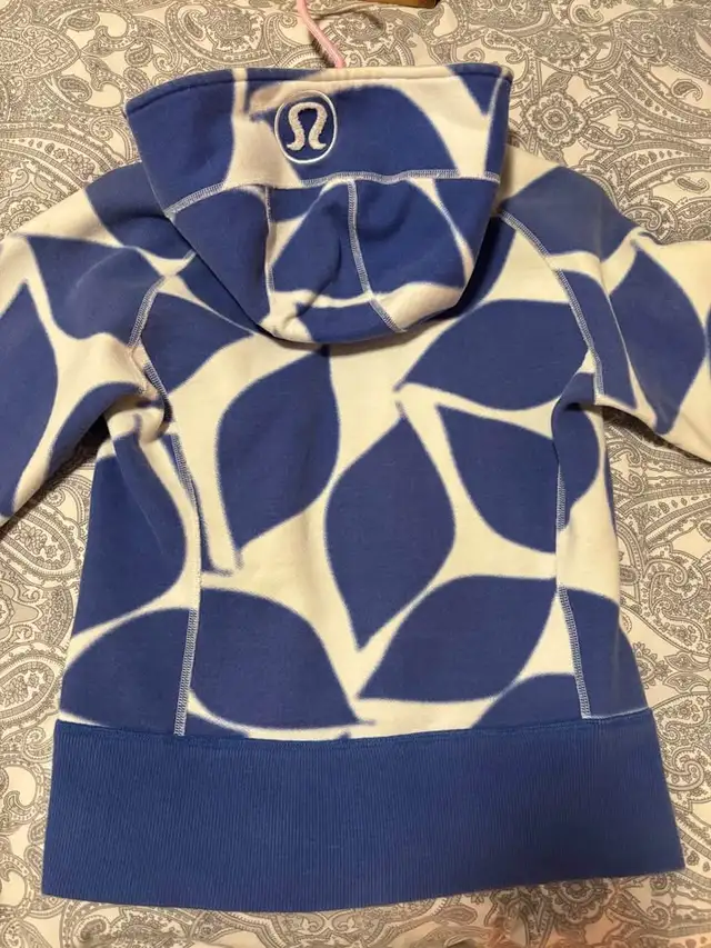 Lululemon scuba sweater in Women's - Tops & Outerwear in Dartmouth - Image 7