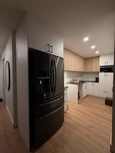 3 1/2 dispo maintenant. CHICOUTIMI (Talbot) Nc-ne Stationnement disponible Thermopompe Douche et bai...