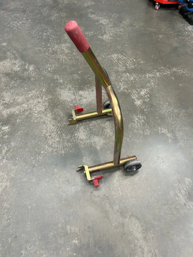 Pit Bull road racing motorcycle stands in Motorcycle Parts & Accessories in Calgary - Image 2