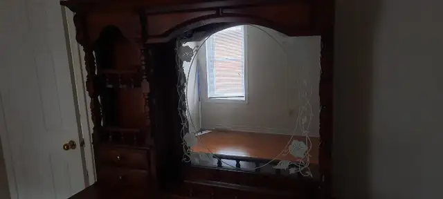 Dresser mirror only-used in Dressers & Wardrobes in Oshawa / Durham Region - Image 2