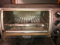 I deliver! Vintage Black &amp; Decker Toaster Oven