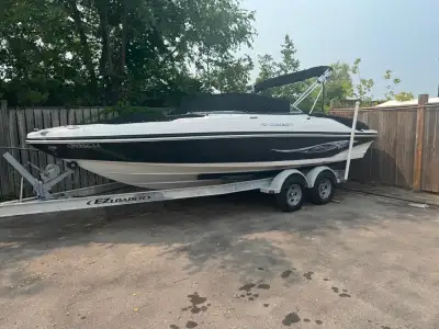 Reduced to $17,900. Original Price $19,900 Savings of $2000. 2006 Rinker Captiva 226 Bowrider 287 ho...