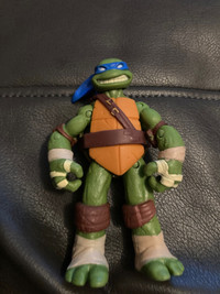 Teenage Mutant Ninja Turtles Figure-Leonardo