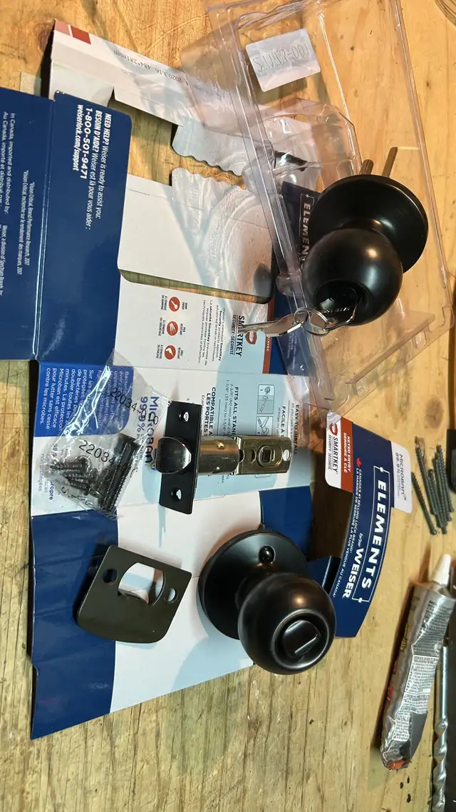 Poignée de porte intérieur/extérieur avec clé  in Windows, Doors & Trim in Longueuil / South Shore - Image 3