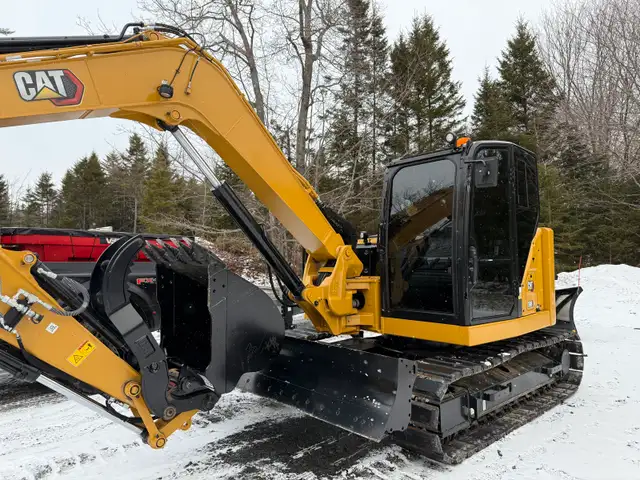 Excavators & Track Loader for Hire63007357340675122