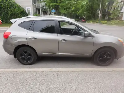 Nissan Rogue 2013 Awd automatique 192000KM, full équipé, toit ouvrant, siège chauffant, bluetooth,GP...