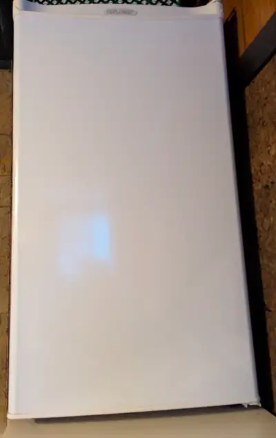 A like new mini fridge in excellent condition! Made by Diplomat , a model made by Danby Appliances 3...