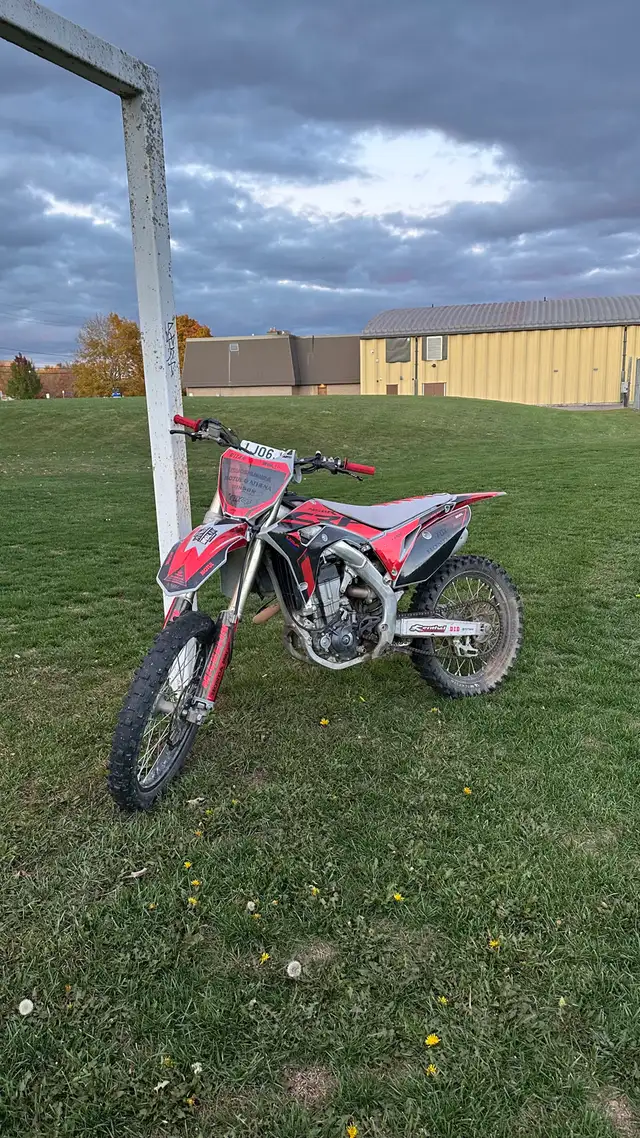 2020 CRF450R in Dirt Bikes & Motocross in Ottawa - Image 5
