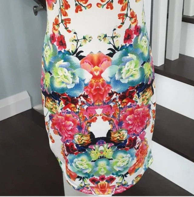 H&M multi-colour floral kaleidoscope sheath dress in Women's - Dresses & Skirts in Markham / York Region - Image 3