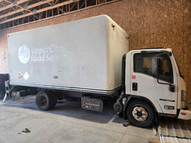 Isuzu NRR cube van electric tailgate in Cars & Trucks in Barrie - Image 2