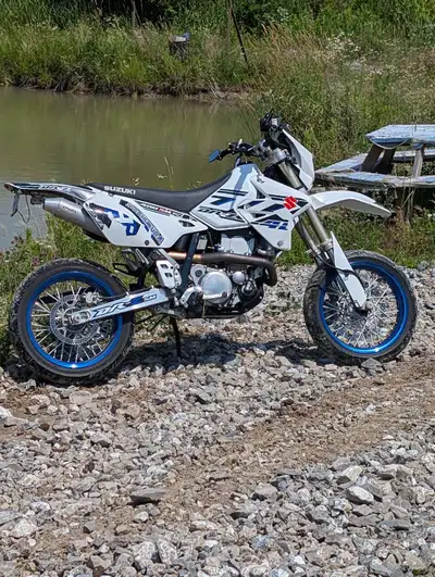 2017 low kms under 11000kms has full race exhaust sounds awesome. Will need a battery. $5000 firm th...