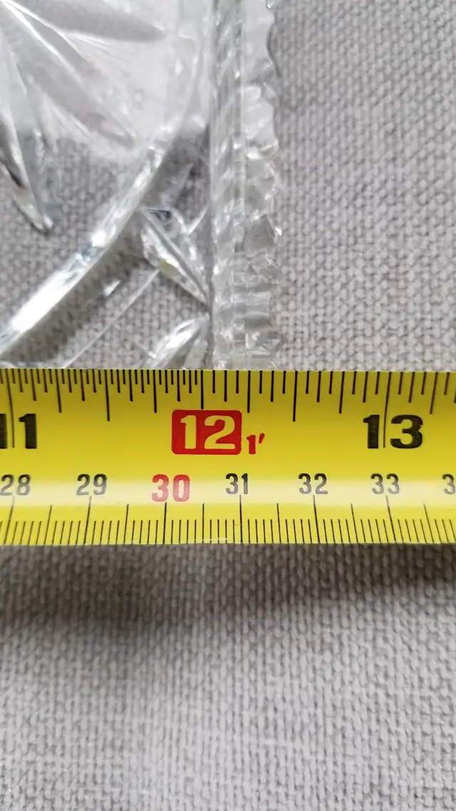 Vintage Crystal Serving Platter in Kitchen & Dining Wares in City of Montréal - Image 7