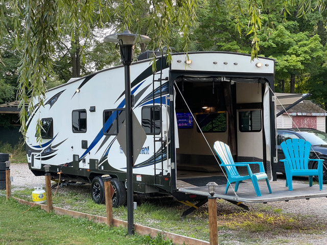  2018 RV trailer toy hauler Forest river delivery available in Travel Trailers & Campers in Hamilton - Image 3