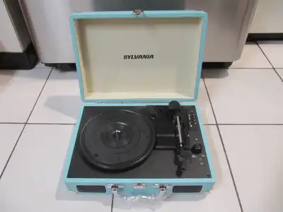 Sylvania Model STT104BT Bluetooth USB Suitcase Turntable New, View more