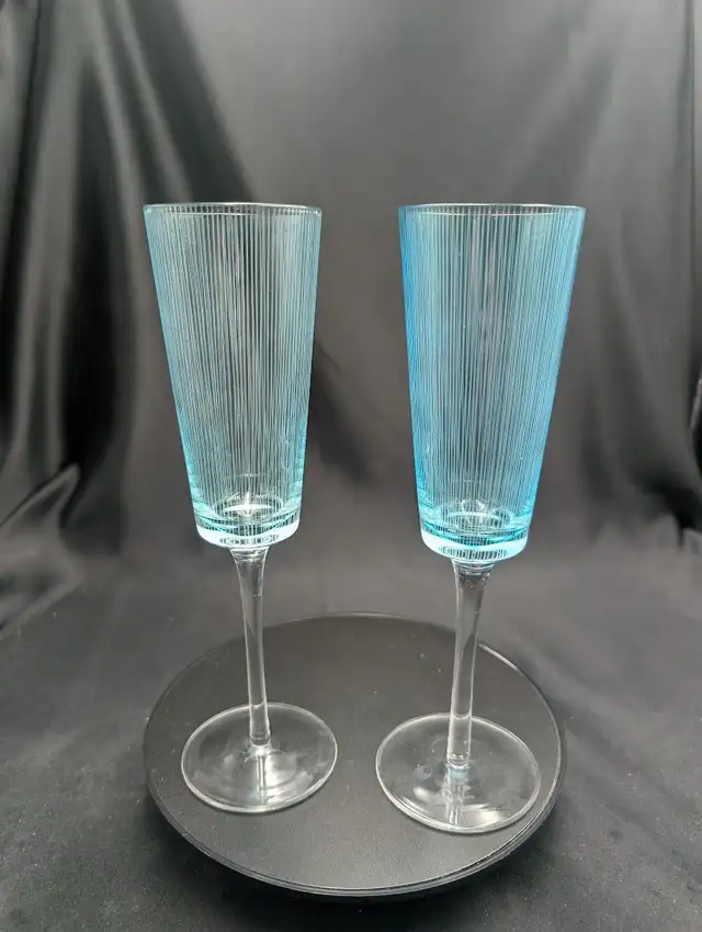 Vintage Blue And White Stripe Champagne Flute Pair in Kitchen & Dining Wares in Calgary - Image 7