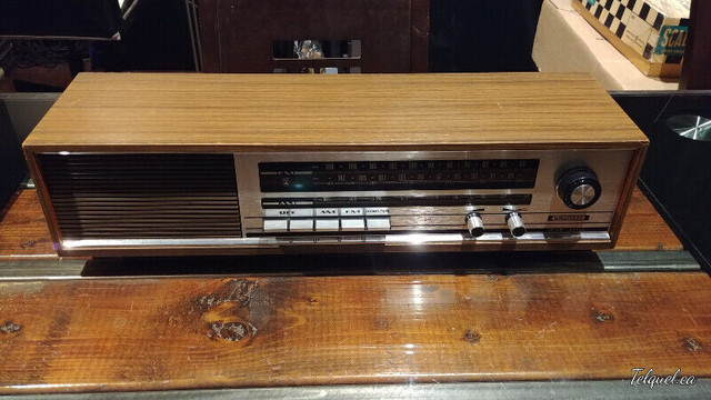 Radio de Table Antique Grundig – (Rare) dans Art et objets de collection  à Longueuil/Rive Sud - Image 2