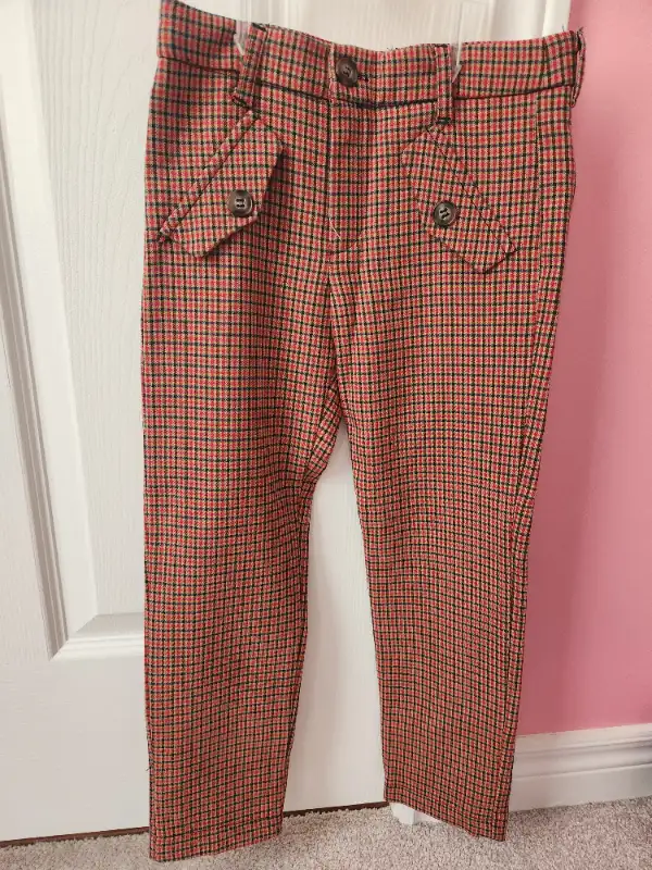 Pants size 7 in Kids & Youth in City of Toronto - Image 2
