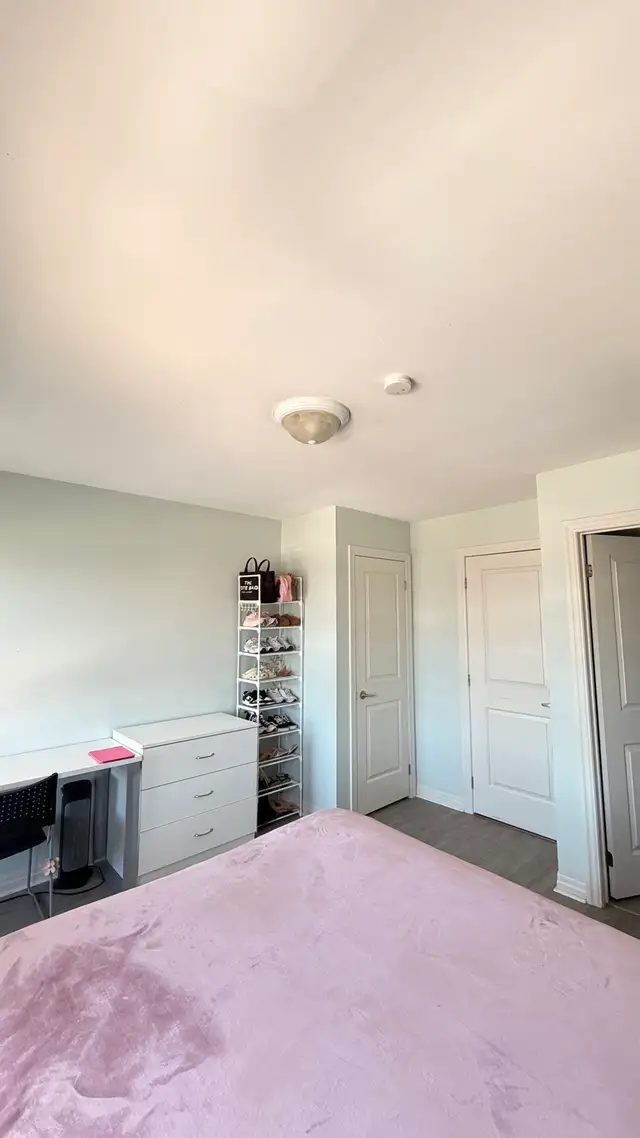 Private room + bath in Room Rentals & Roommates in Oshawa / Durham Region - Image 6