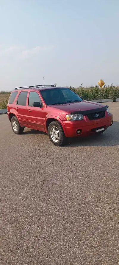 $4,600 obo 293268 Limited edition 4×4 Cruise control AC Heated seats Compustar command start, great...